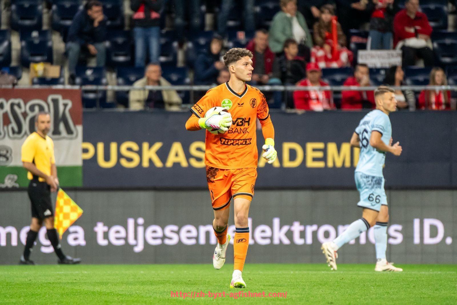 AG捕鱼王官网-世俱杯外籍教练团队构成及战术影响力